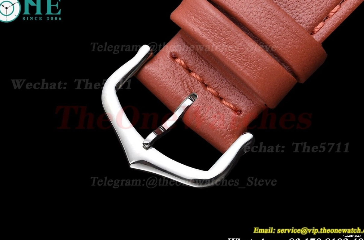 Tank Strap Quartz K11F On Red Leather White Must dial Small 0404